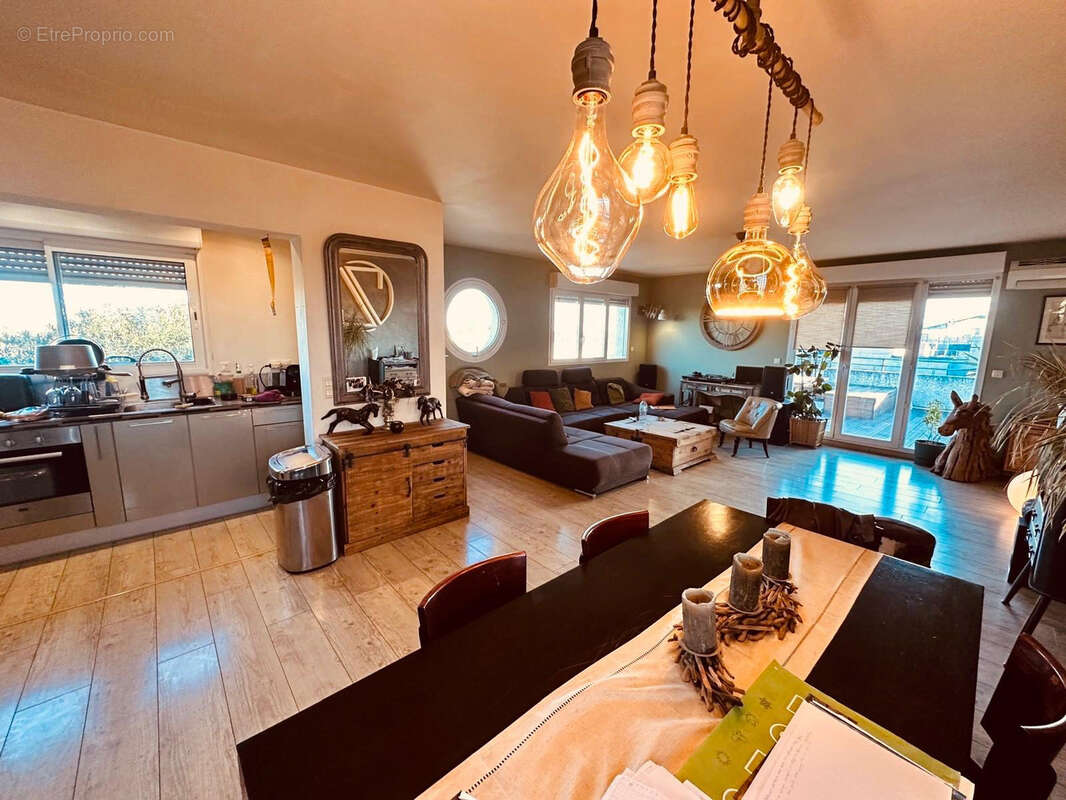 Commerce à TORREILLES