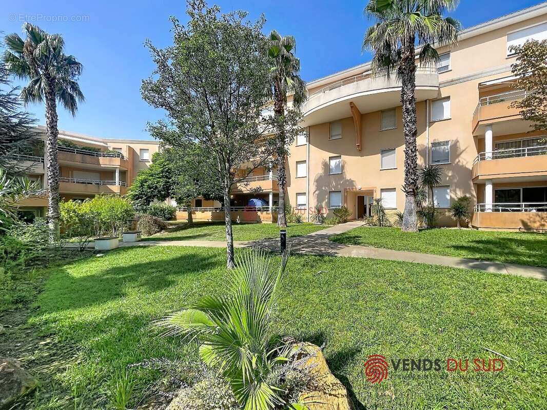 EXCLUSIVITÉ  Superbe T3 avec Terrasse, Parking, Piscine - photo 2