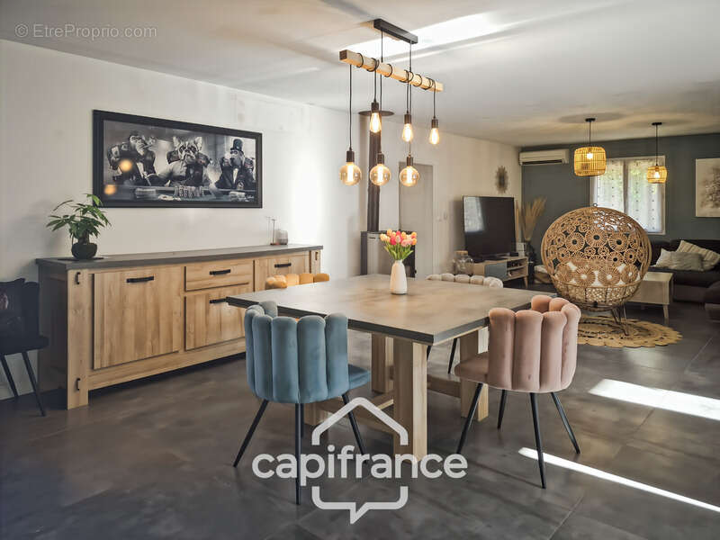 Maison à SAINT-GENIES-DE-COMOLAS