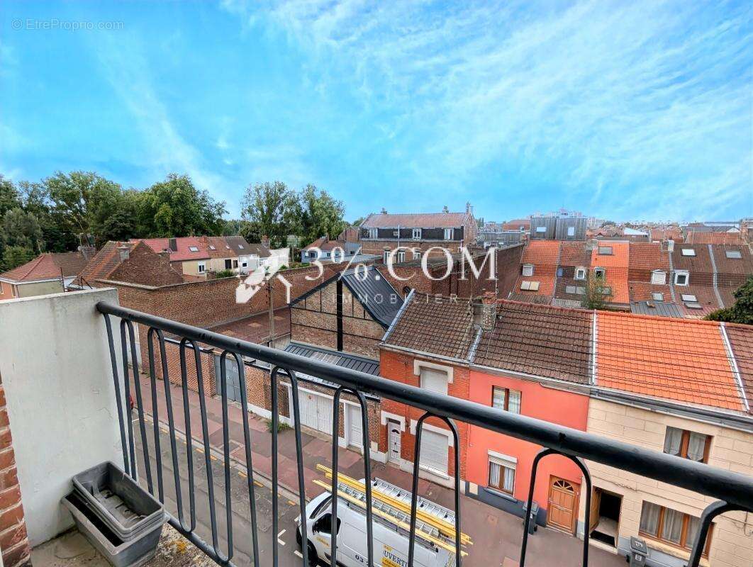 Appartement T4 à Bois-Blancs - 3 chambres - Balcon - Cave - - photo 6