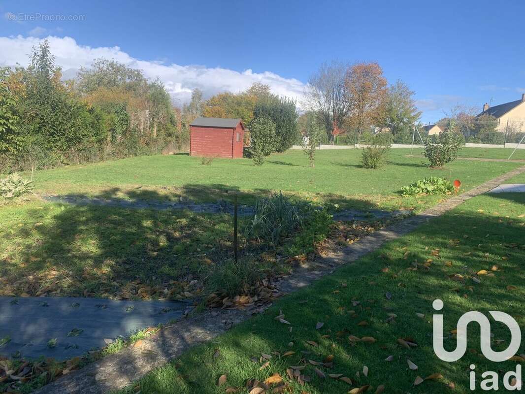 Photo 2 - Terrain à MONCE-EN-BELIN