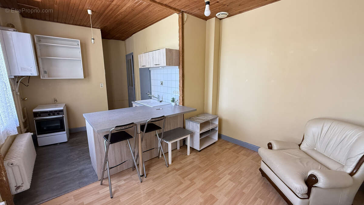 Investissement locatif à Vichy - Immeuble 3 appartements 4 garages - photo 15