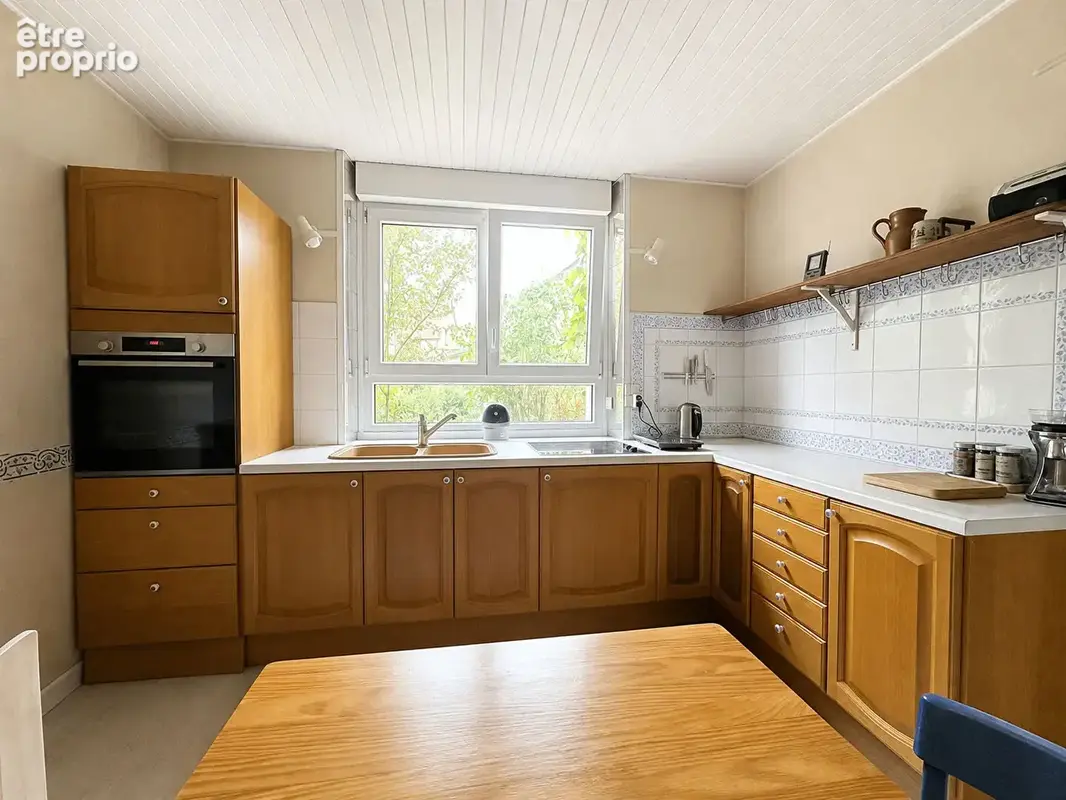 SOUS COMPROMIS Maison à rafraîchir avec charme des années 30 - Rare et ensoleillée ! - photo 3
