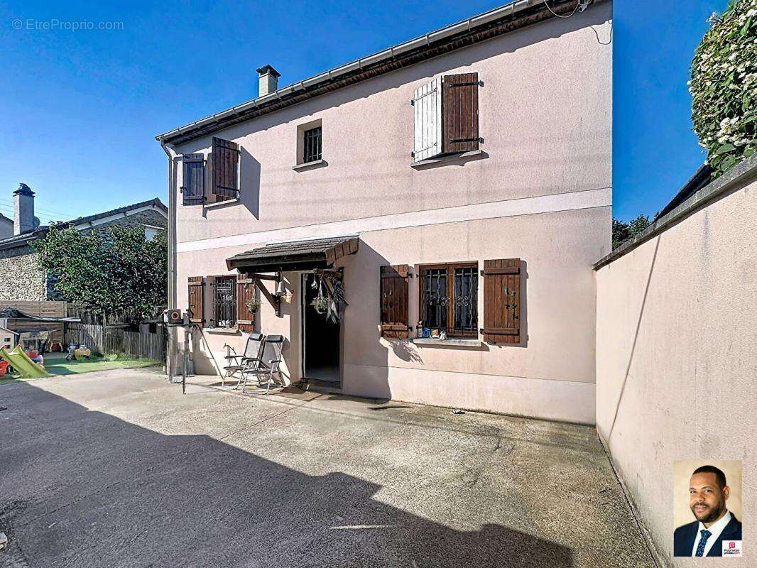 Quartier des Fleurs- Maison 7 pièces sur 325m² de terrain - photo 14