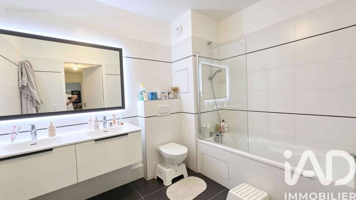 Photo 4 - Appartement à COURBEVOIE