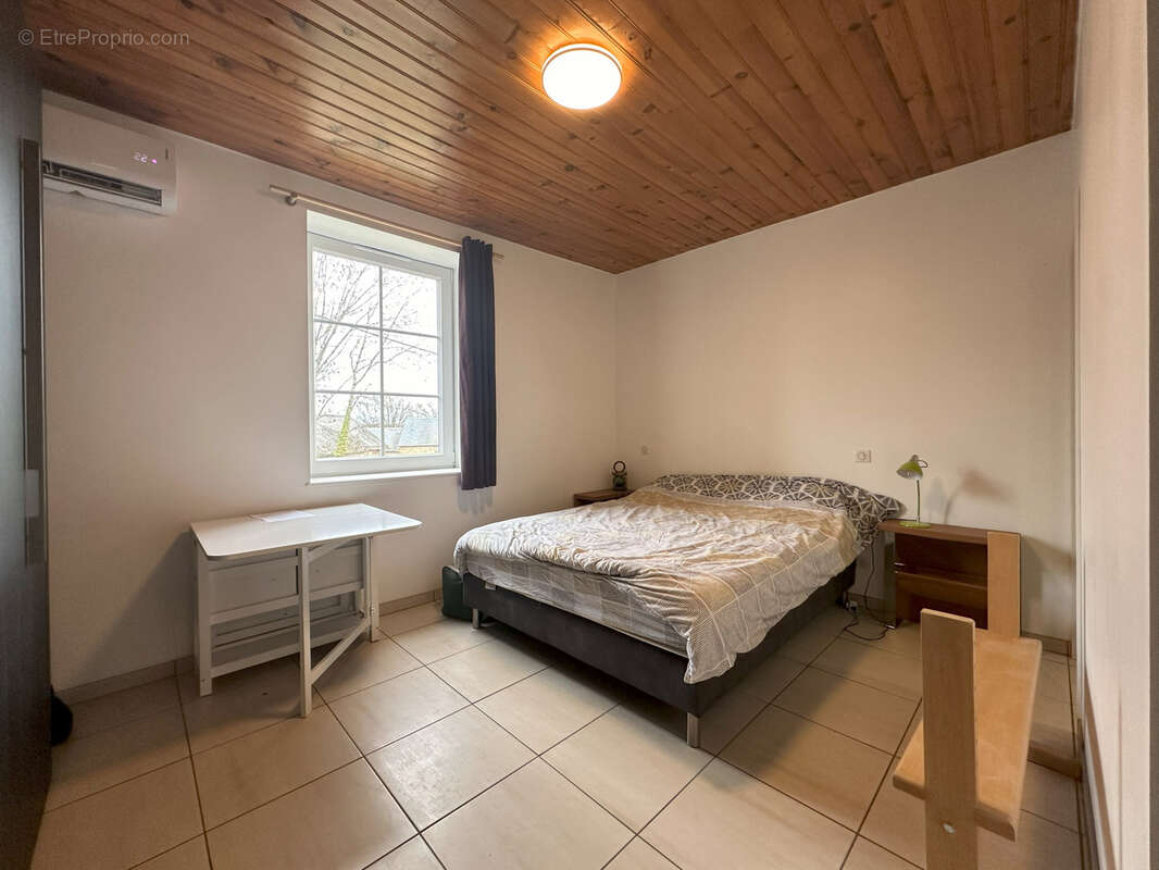 Maison à LE MAYET-DE-MONTAGNE