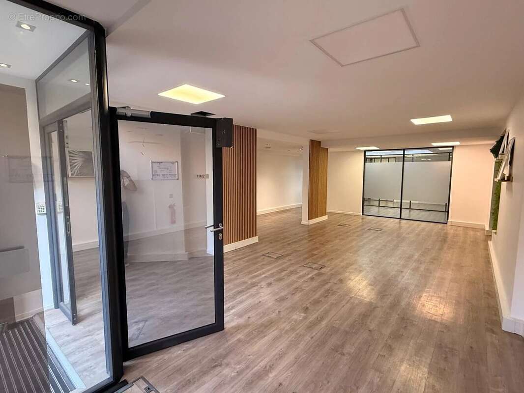 Commerce à PARIS-3E