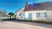 Maison à CERILLY