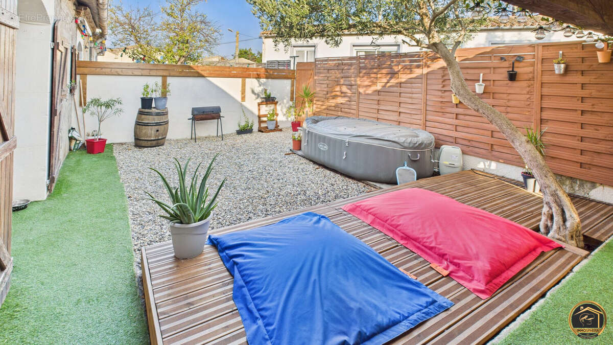 APPART 1 - TERRASSE  - Maison à TREBES