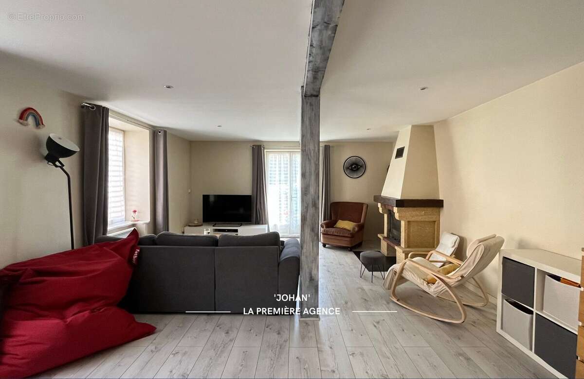 Maison à OINGT