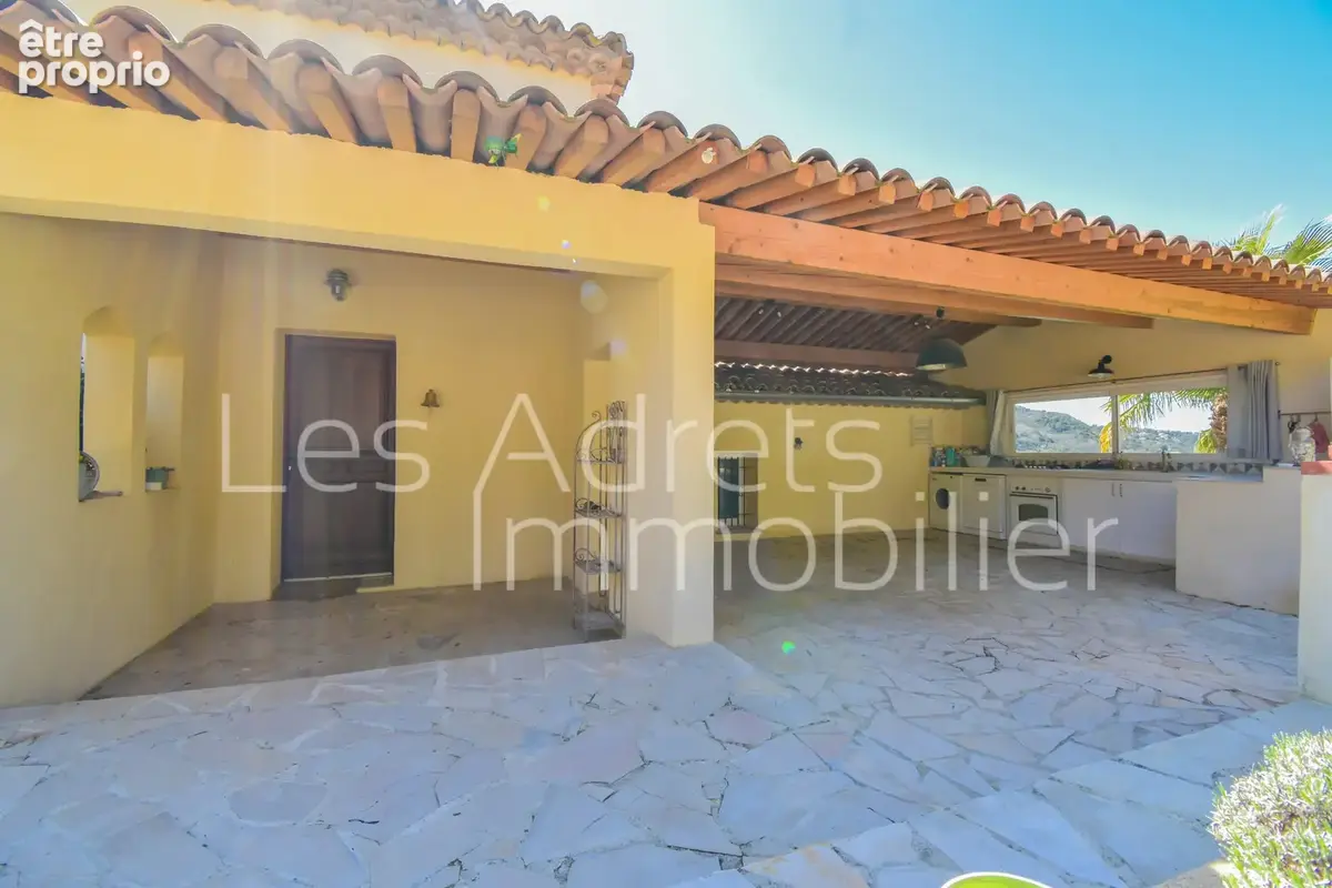 Propriété familiale avec dépendances - photo 4