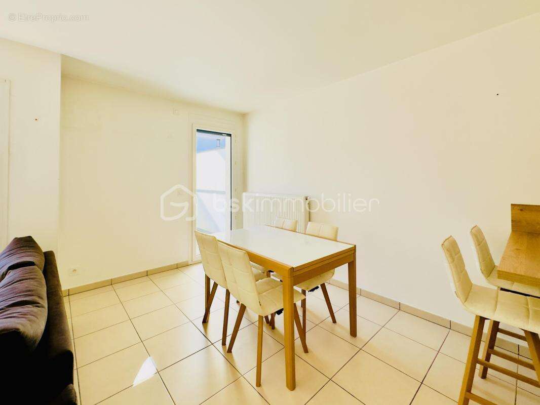 Appartement à LA ROCHE-SUR-FORON