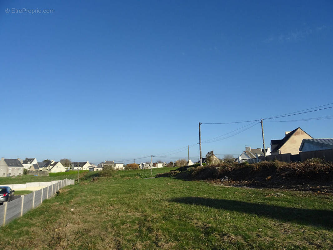 Terrain à PLOUGUERNEAU