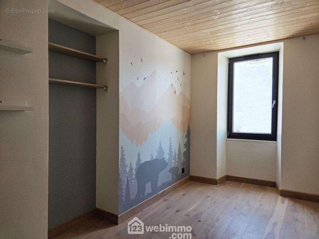 de 10 et 11m², - Maison à GRIGNON