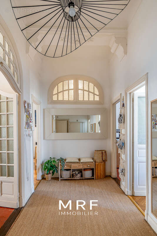 Appartement à MARSEILLE-1E