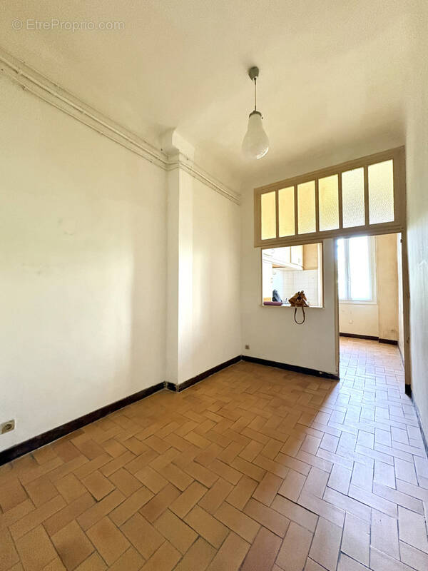Appartement à MARSEILLE-1E