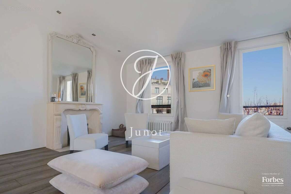 Appartement à PARIS-7E