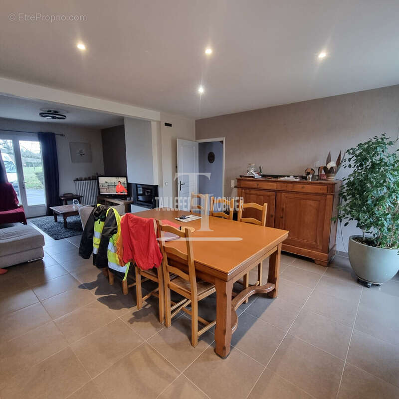 Maison à COULOUNIEIX-CHAMIERS
