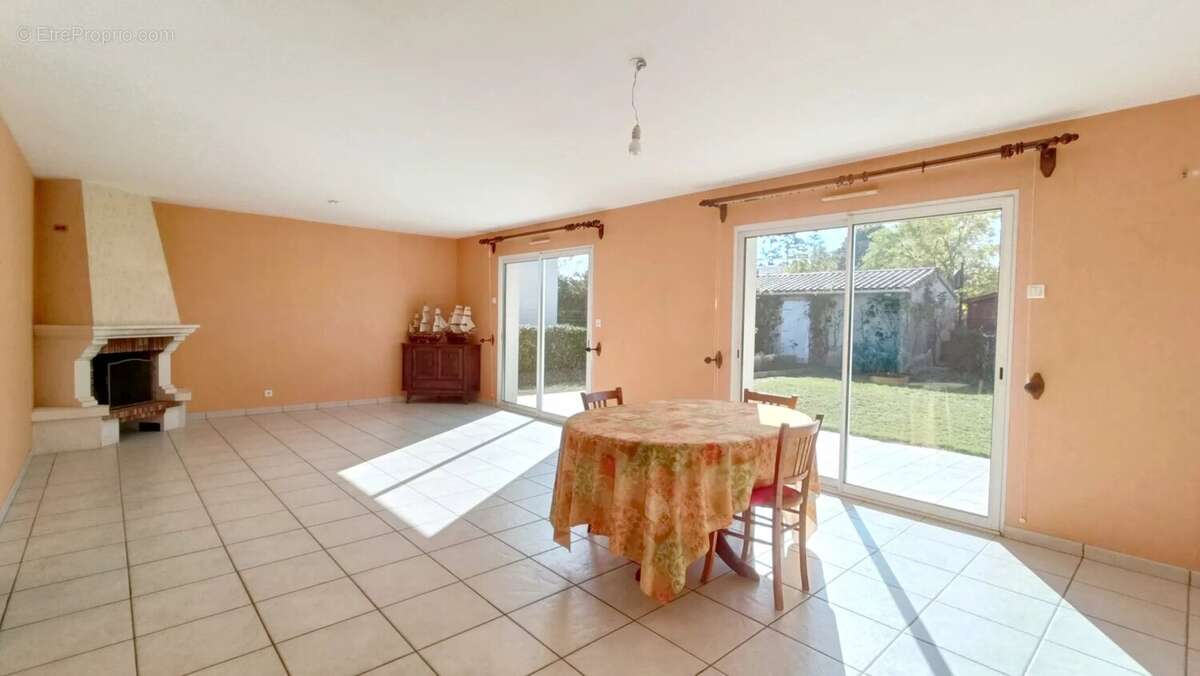 Maison à NEUVILLE-DE-POITOU