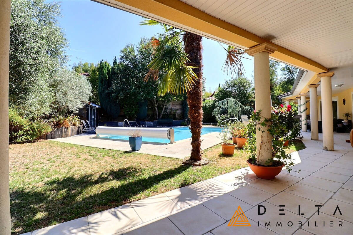 Maison 185 m² sur terrain de 1502 m² avec piscine - photo 3