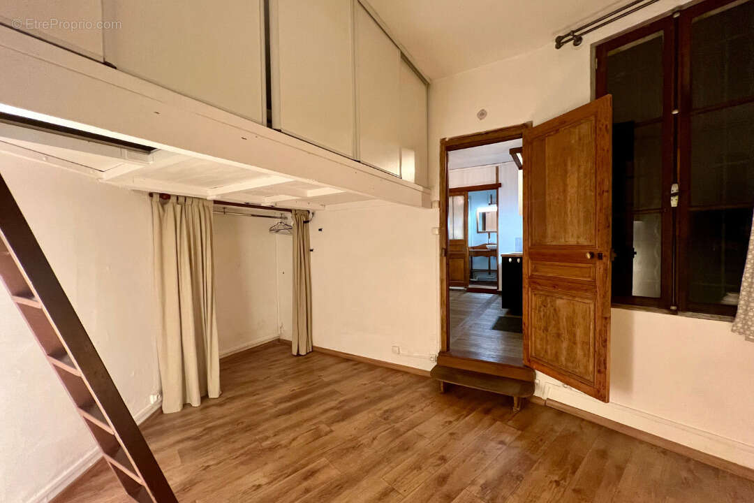 Appartement à PARIS-20E