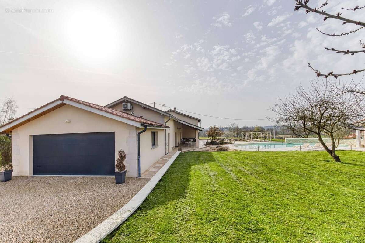 Photo 9 - Maison à SAINT-DENIS-LES-BOURG