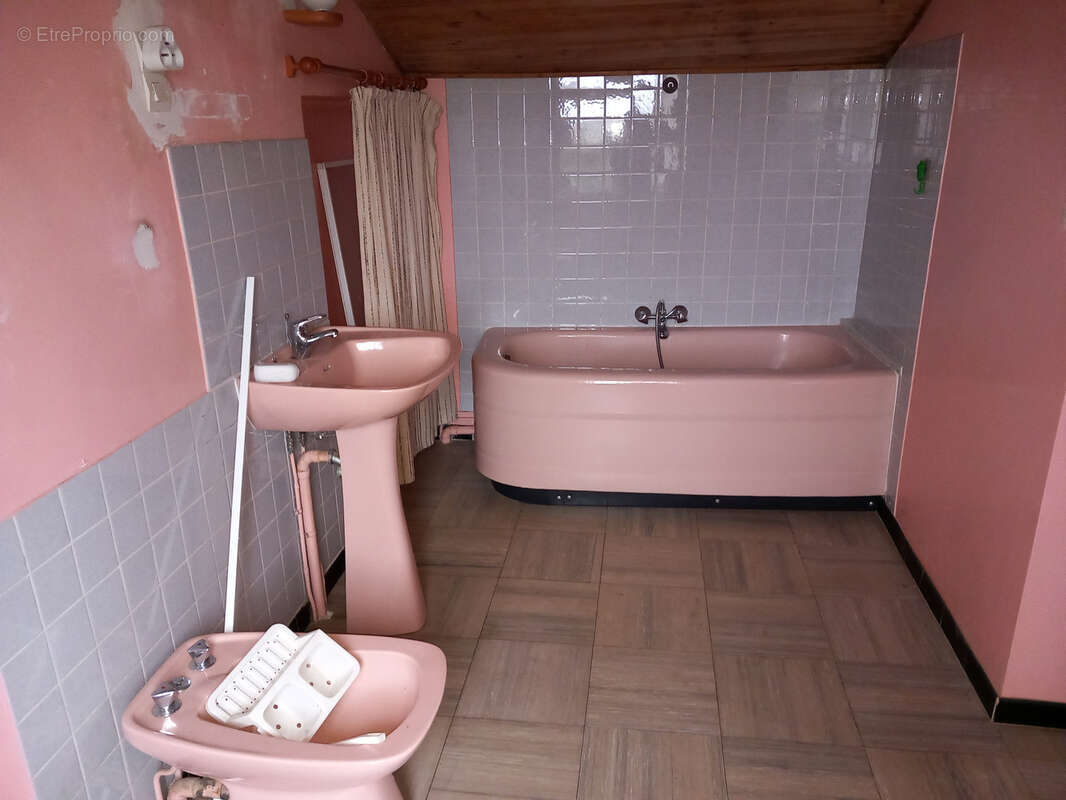2 maisons à rafraîchir, dépendances, sur 1107m2 avec puits - photo 18