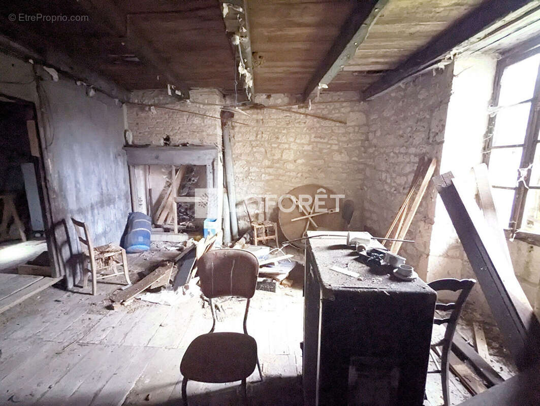 Maison à MONTAIGU-DE-QUERCY