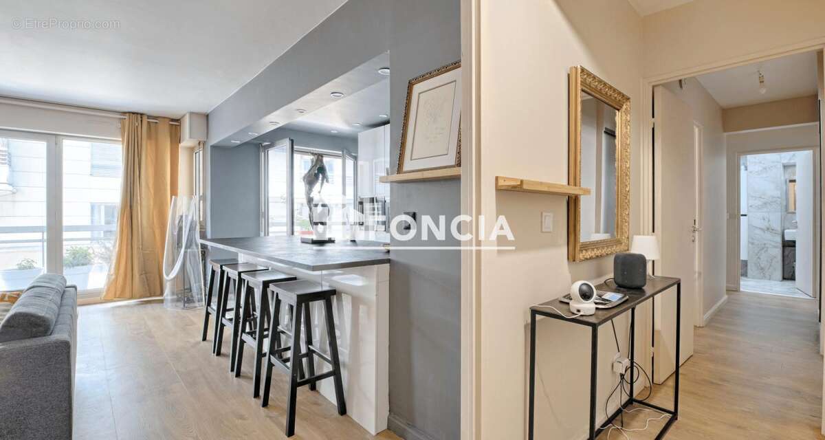 Appartement à PARIS-14E