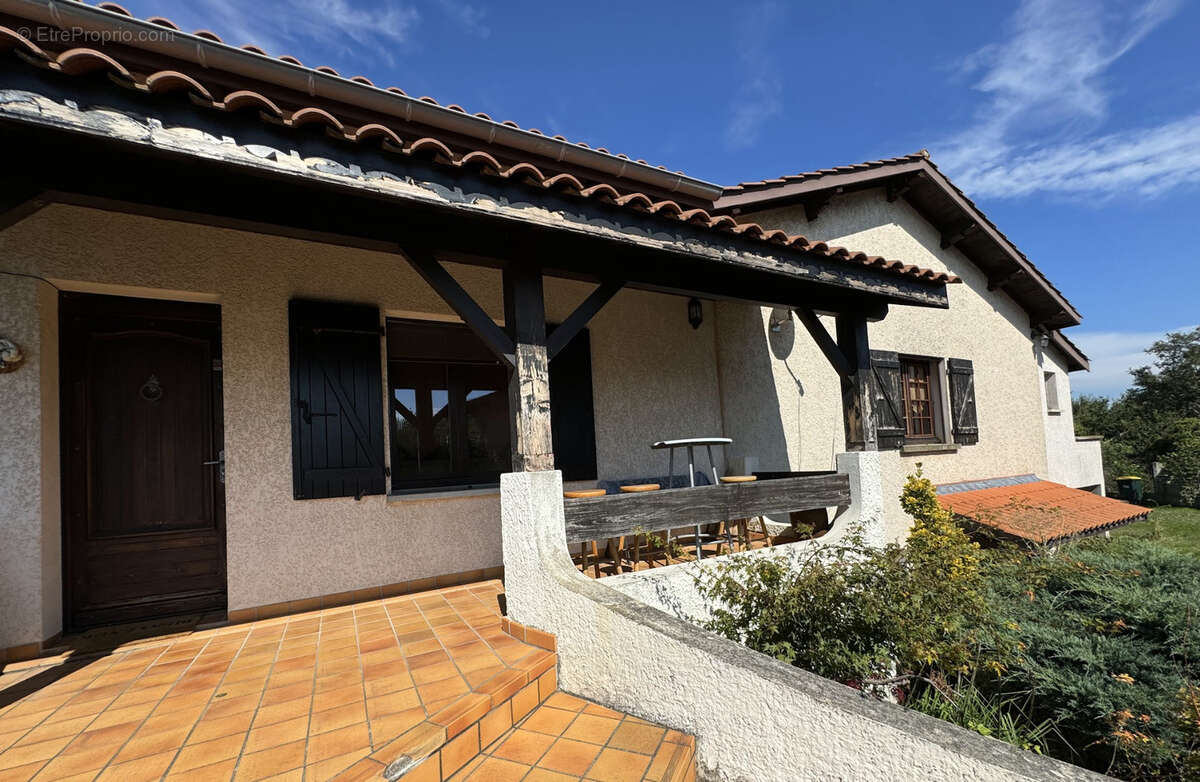 Maison à CLONAS-SUR-VAREZE