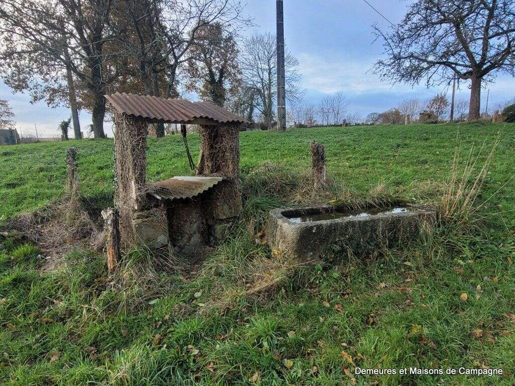 Maison à SAINT-HILAIRE-DU-HARCOUET