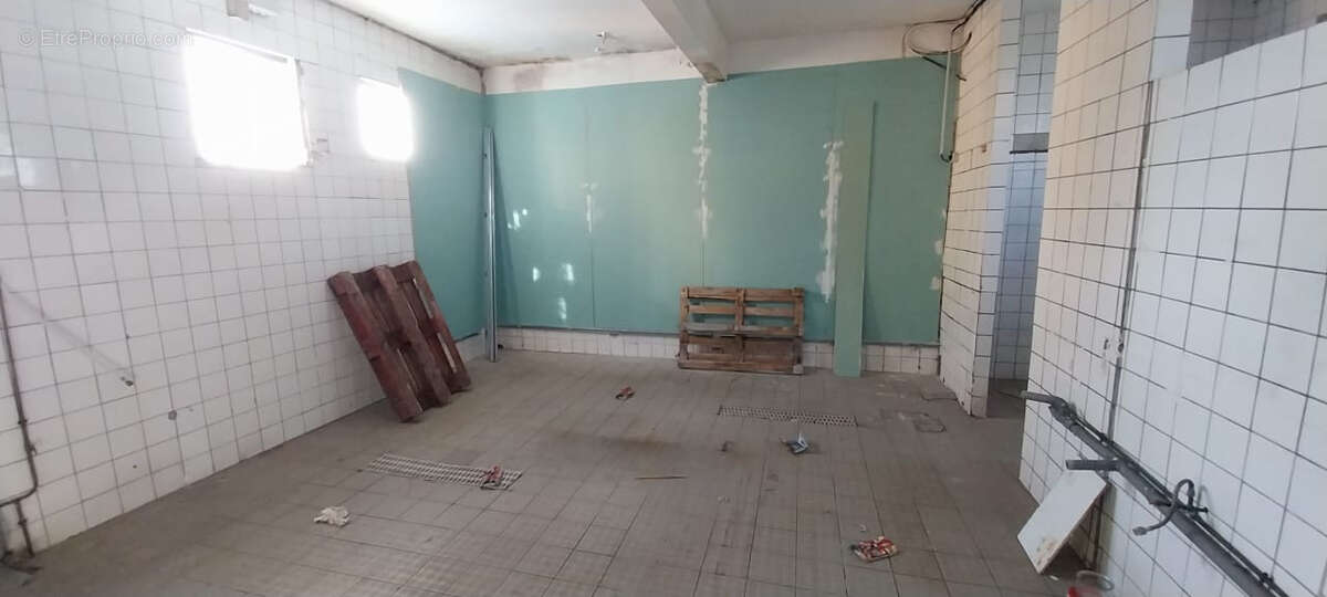 Commerce à FORT-DE-FRANCE