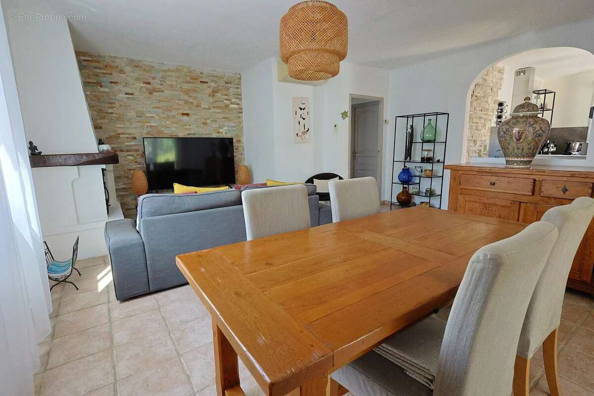 Appartement à VILLENEUVE-LOUBET