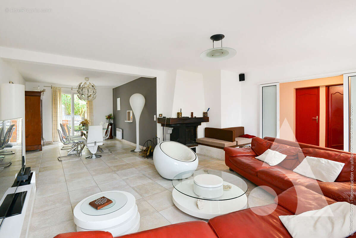 Le confort d'une grande maison à Herblay : 223 m², 6 chambres et jardin - photo 2