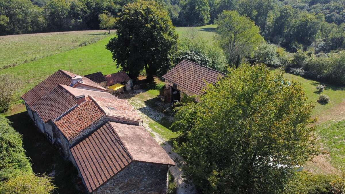 djifly202509181536186631758202803319photooptimized - Maison à THIVIERS