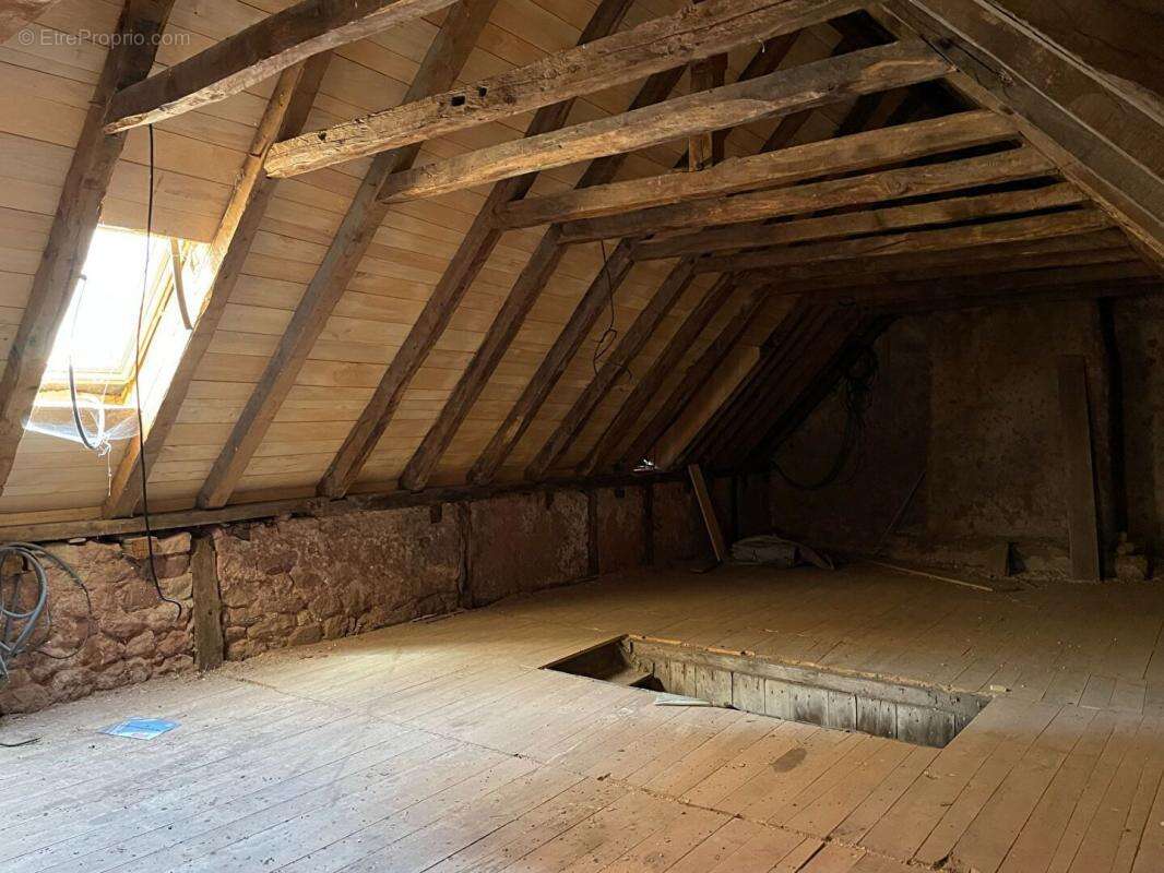 Maison à CLAIRVAUX-D'AVEYRON