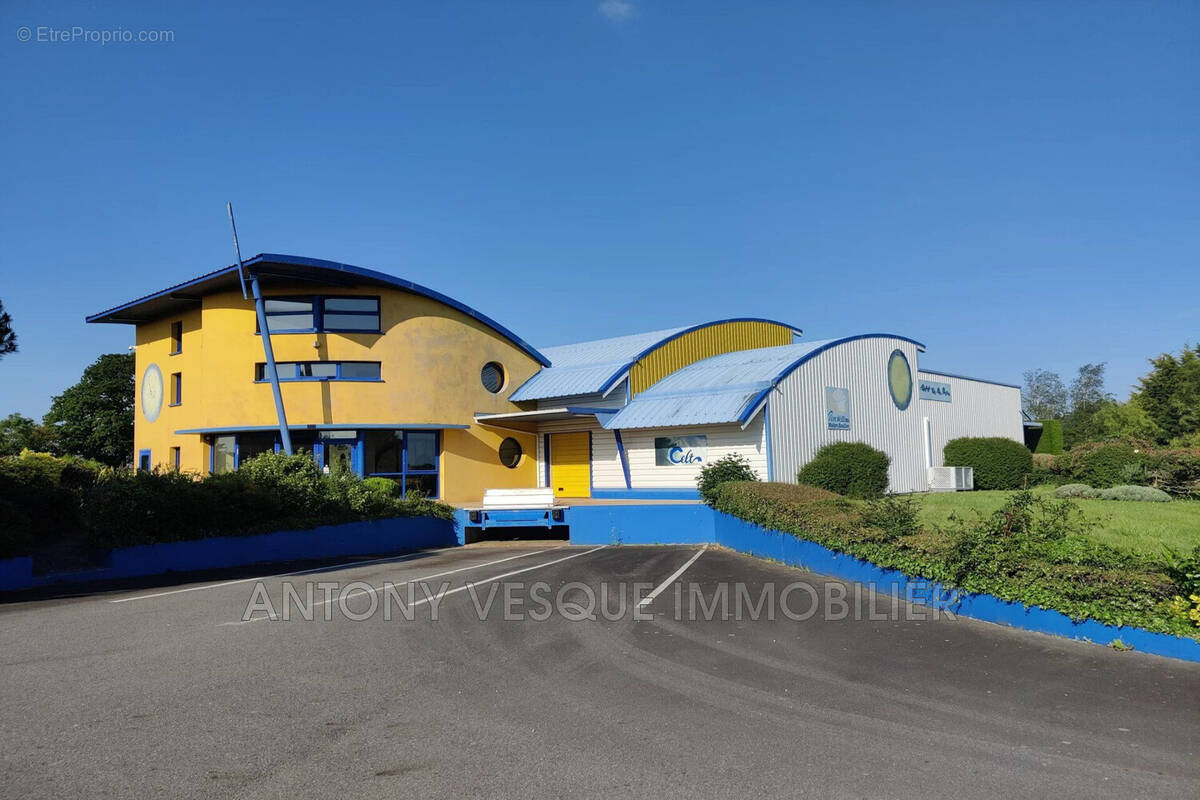 Commerce à MONTMARTIN-SUR-MER