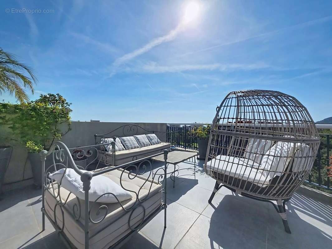 Appartement à MANDELIEU-LA-NAPOULE