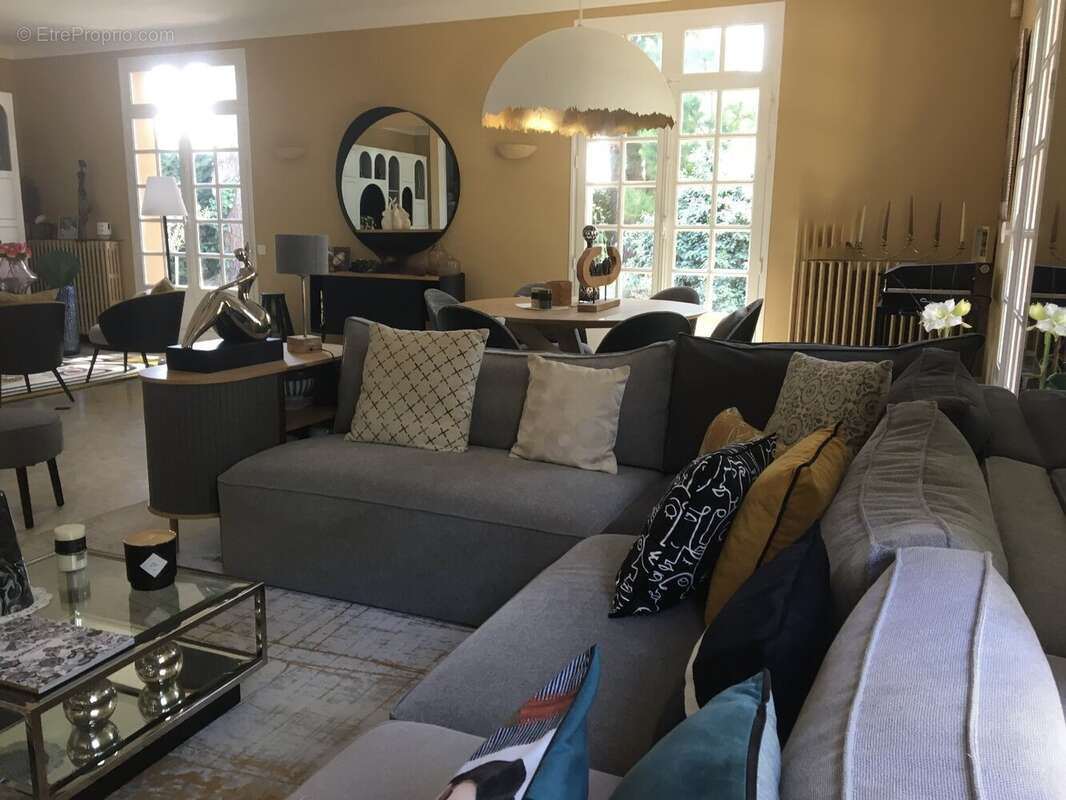 Unique sur Vallet, au coeur de son parc avec chenes centenaires, jolie maison de plain pied. - photo 3