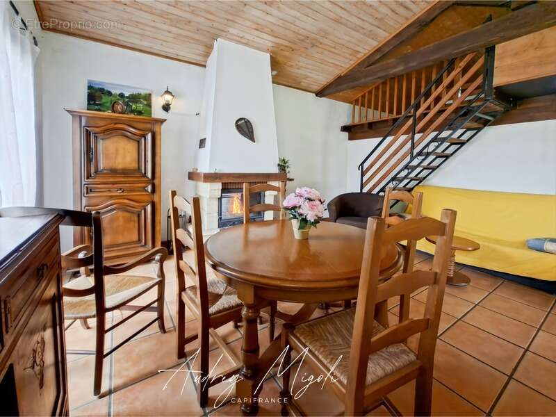 Maison à MONCLAR