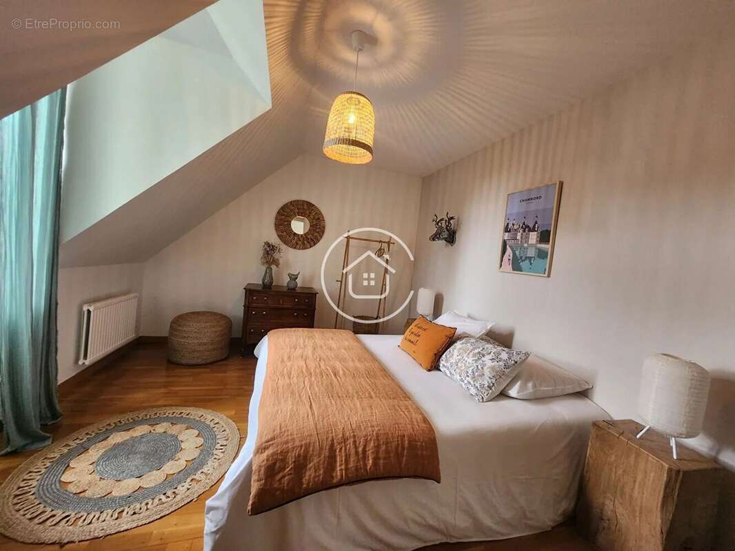 Maison à SAINT-DYE-SUR-LOIRE