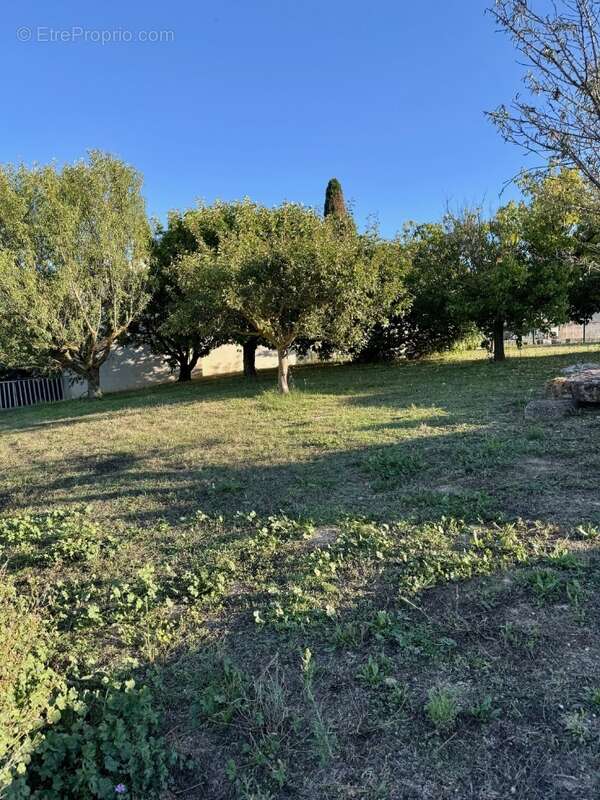 Terrain à AIX-EN-PROVENCE