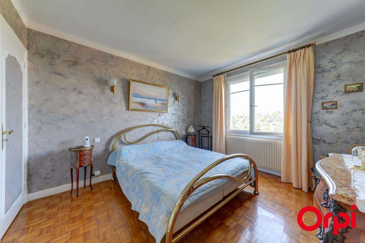Maison familiale de 158 m² avec une belle vue dégagée - photo 11