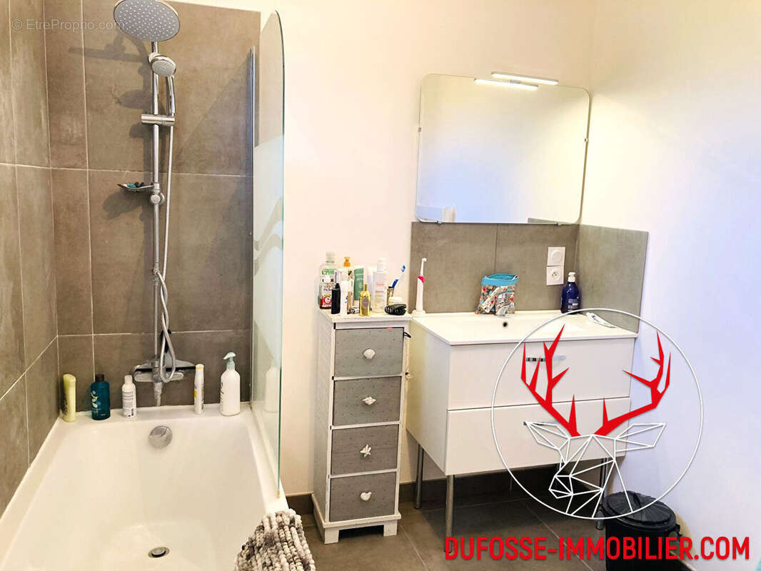 Maison à MEYRIEU-LES-ETANGS