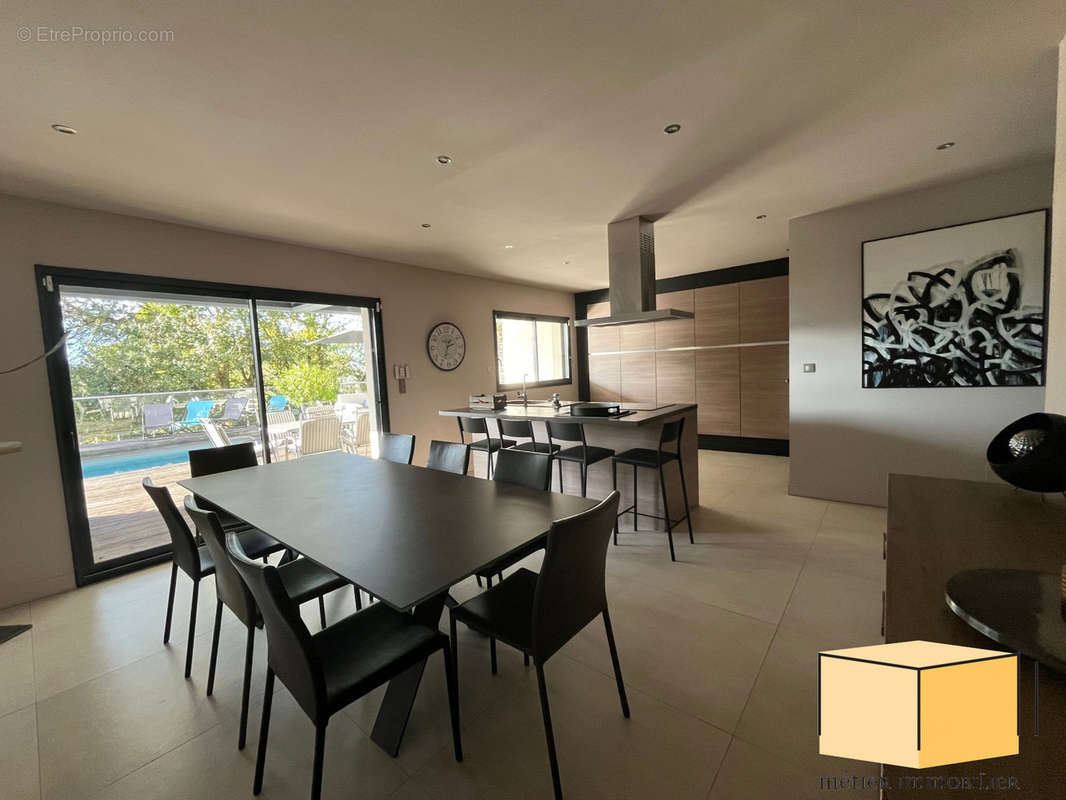 Maison à CHAZEY-BONS