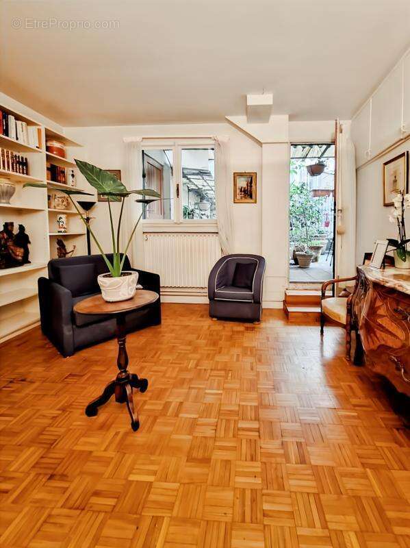 Commerce à PARIS-16E