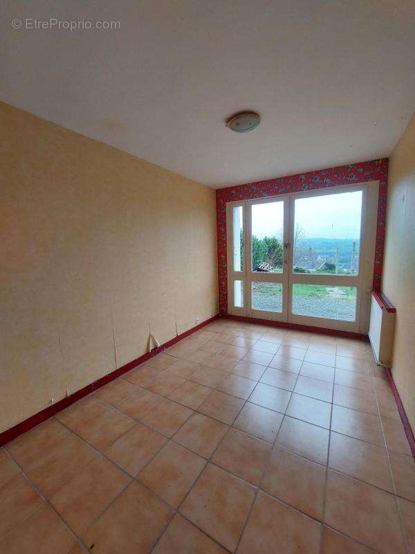 Maison à BELLE-ISLE-EN-TERRE