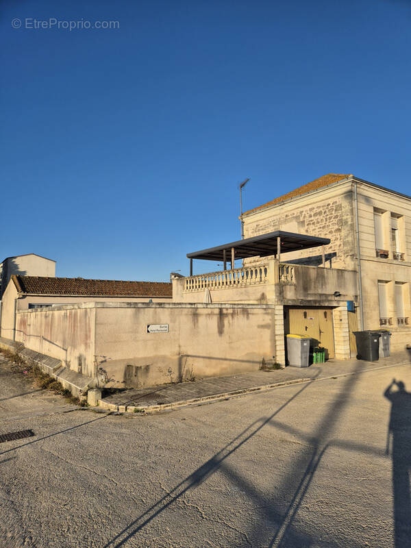 Commerce à ROCHEFORT