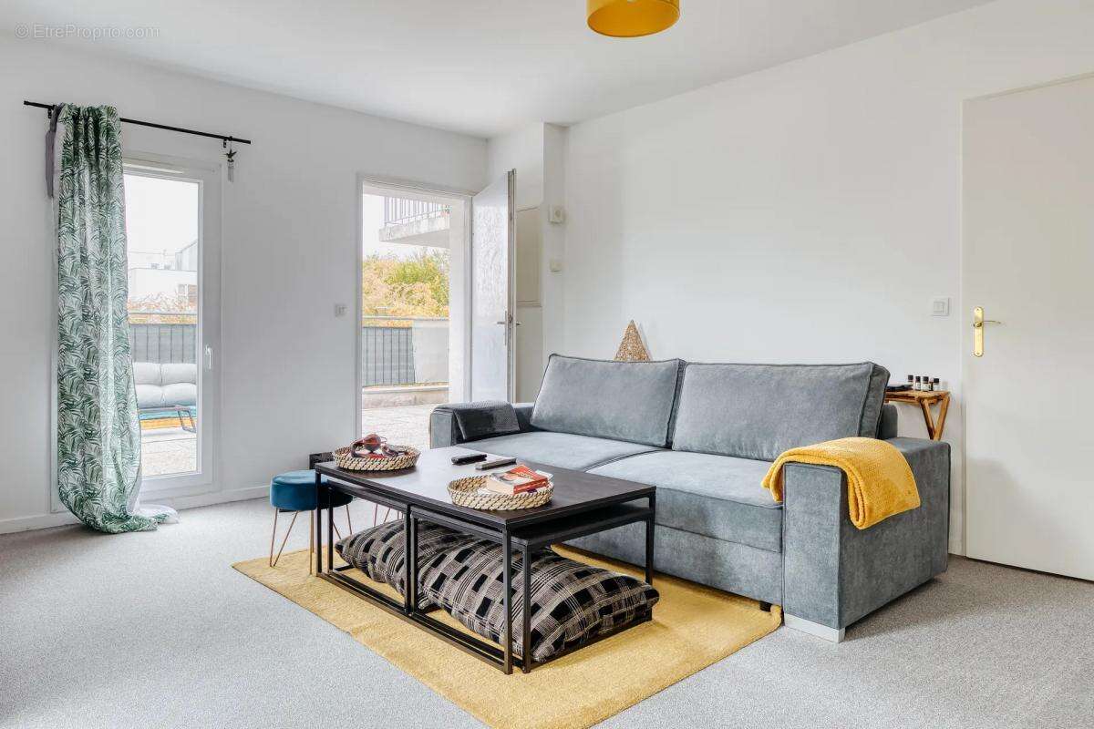 Appartement à VAL-DE-REUIL