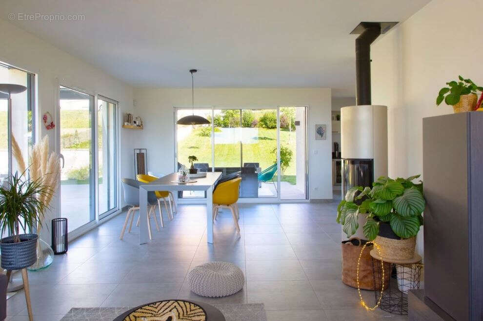 Terrain à VIUZ-EN-SALLAZ